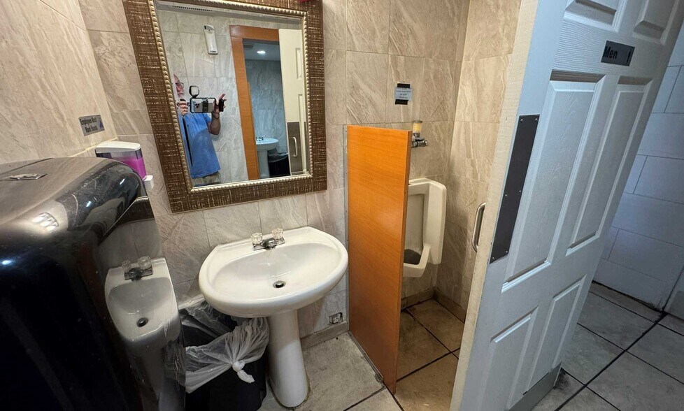 More Photos Of 1700 S Missouri Ave, Clearwater Restaurant For Sale