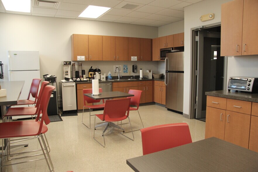 More Photos Of 5020 Northshore Dr, North Little Rock Office For Lease