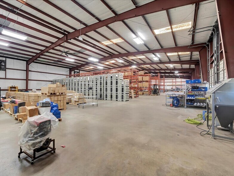 More Photos Of 3804 South St, Nacogdoches Warehouse For Sale