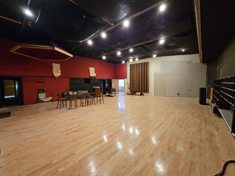 More Photos Of 1014 Vine St, Los Angeles Movie Radio TVStudio For Sale