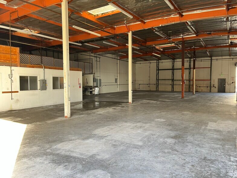 More Photos Of 10814 Los Vaqueros Cir, Los Alamitos Warehouse For Lease