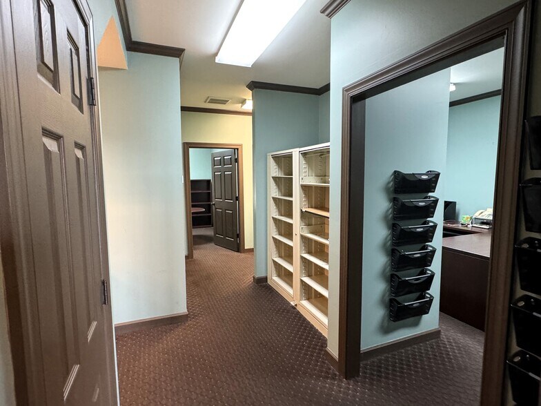 More Photos Of 2413 Robeson St, Fayetteville Office For Lease
