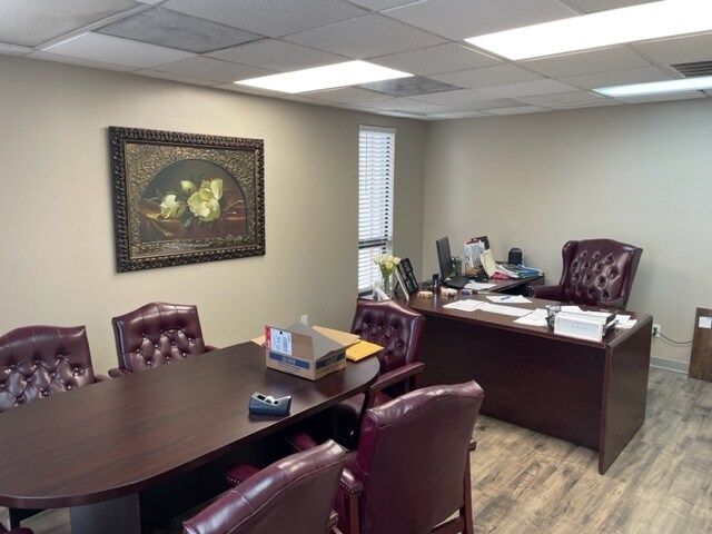 More Photos Of 175 Commerce Dr, Chatsworth Industrial For Lease