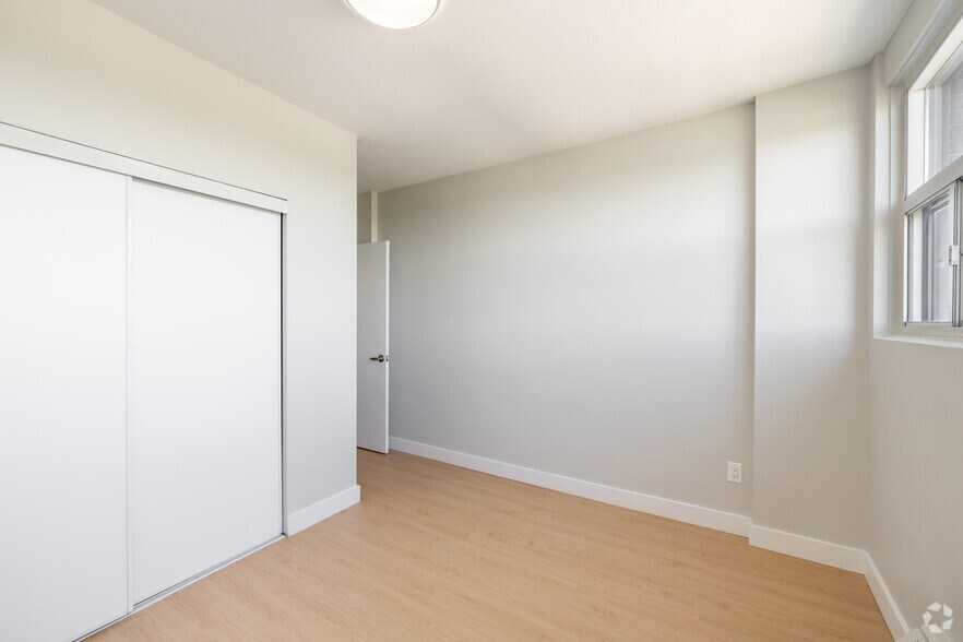 More Photos Of 1161-1171 Wellington St, Ottawa Apartments For Lease