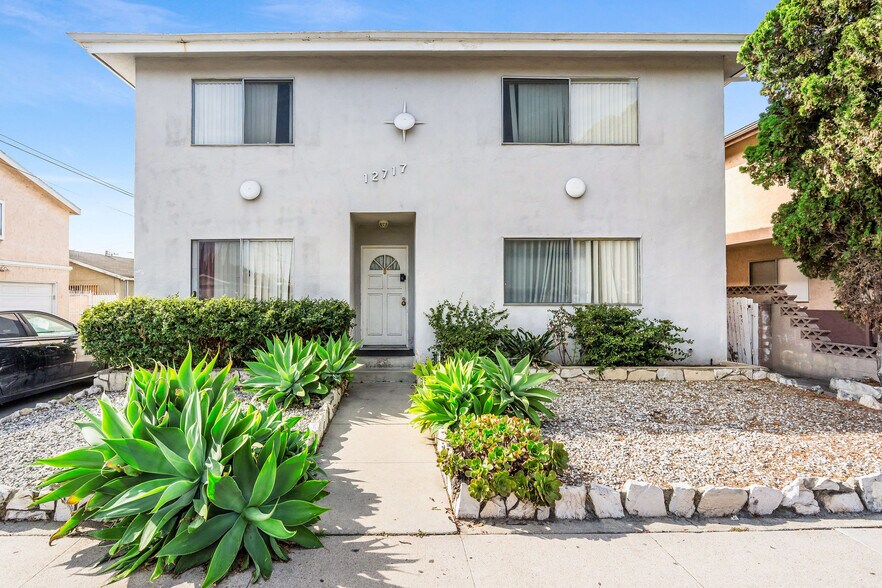 More Photos Of 12717 Cranbrook Ave, Hawthorne Apartments For Sale