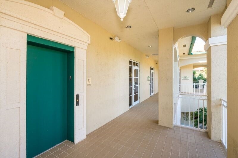 More Photos Of 5411 N University Dr, Coral Springs Office For Lease