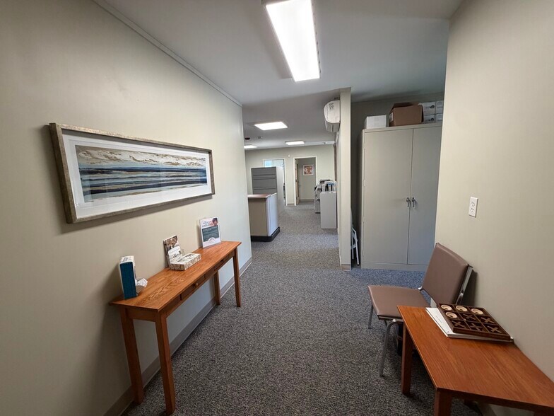 More Photos Of 144 Thadeus St, South Portland Office Residential For Lease
