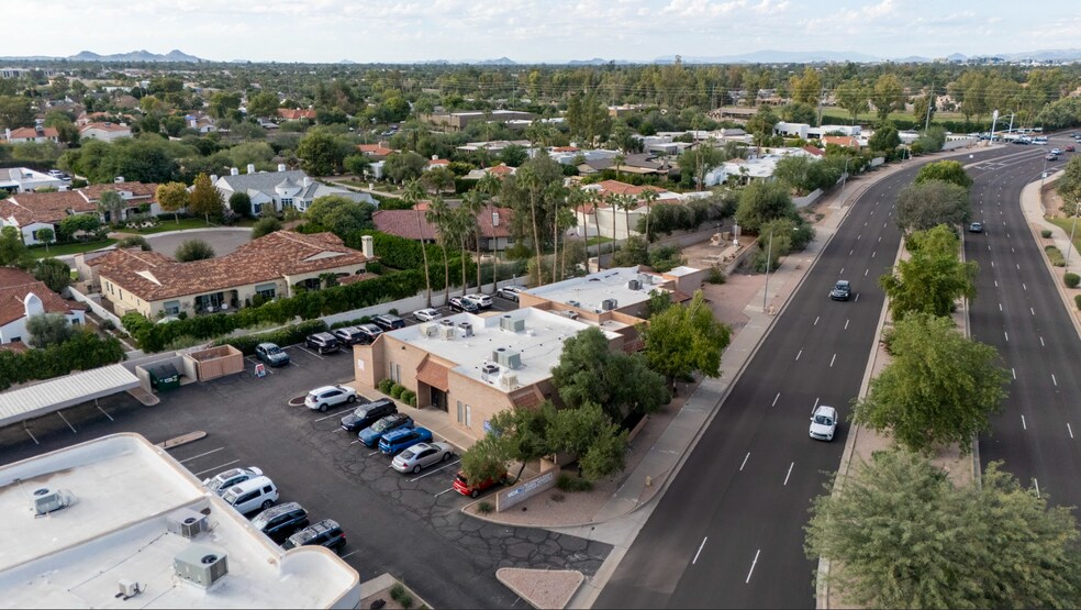 More Photos Of 10380 N Hayden Rd, Scottsdale Veterinarian Kennel For Sale