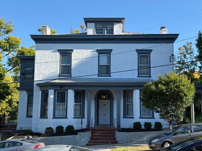 More Photos Of 106 Wellington Pl, Cincinnati Office Residential For Lease