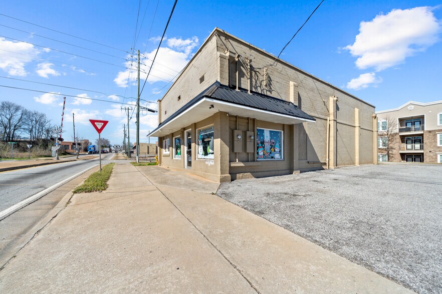 Primary Photo Of 201 E Sumter St, Eatonton Office Residential For Sale