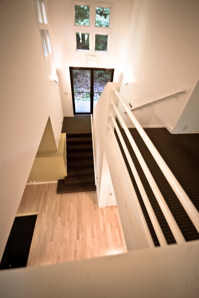 More Photos Of 1266 Manning Pky, Powell Office For Lease