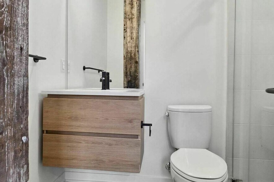 More Photos Of 500 N 13th St, Philadelphia Multifamily For Sale