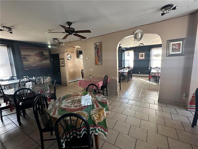 More Photos Of 7 Lehigh St, Catasauqua Restaurant For Sale