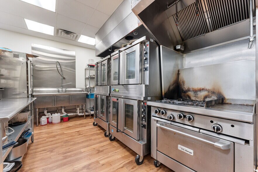 More Photos Of 12 Culpeper St, Warrenton Restaurant For Sale