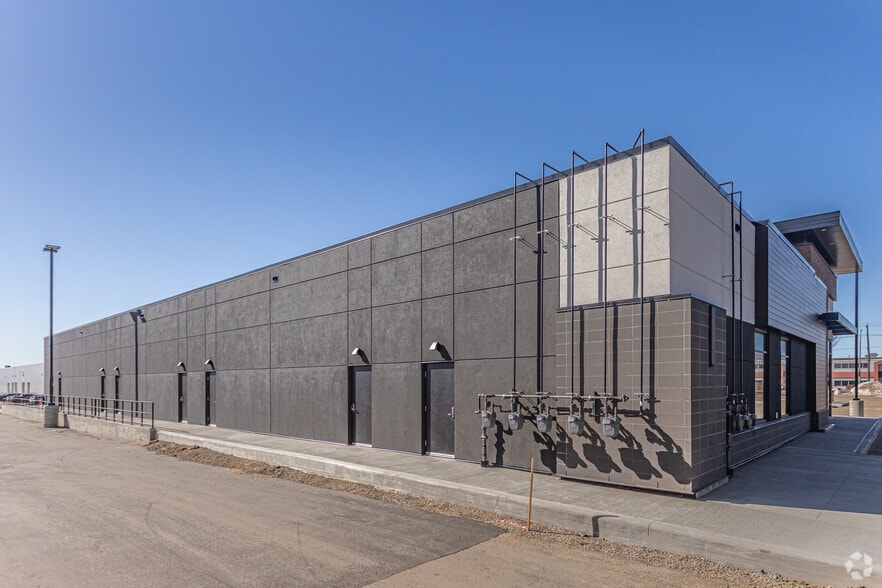 More Photos Of 5745 50 St NW, Edmonton Storefront For Sale