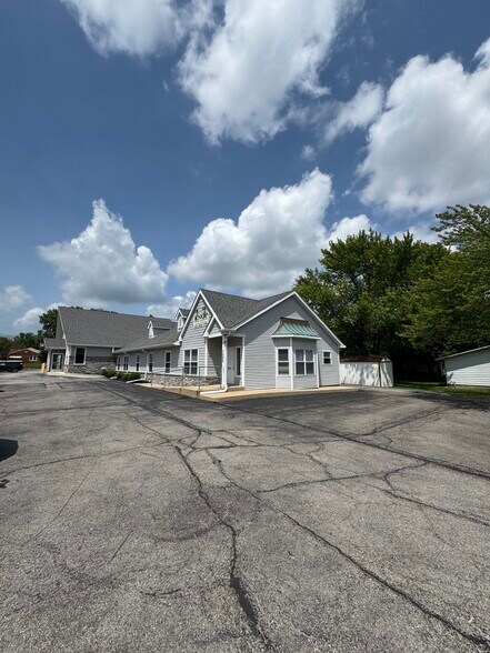 More Photos Of 709 S 18th St, Lafayette Freestanding For Sale
