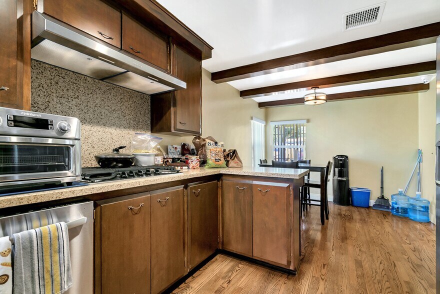 More Photos Of 10404 Foothill Blvd, Sylmar Land For Sale