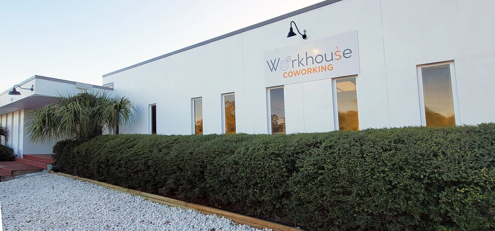 More Photos Of 6818-6824 S Manhattan Ave, Tampa Coworking Space