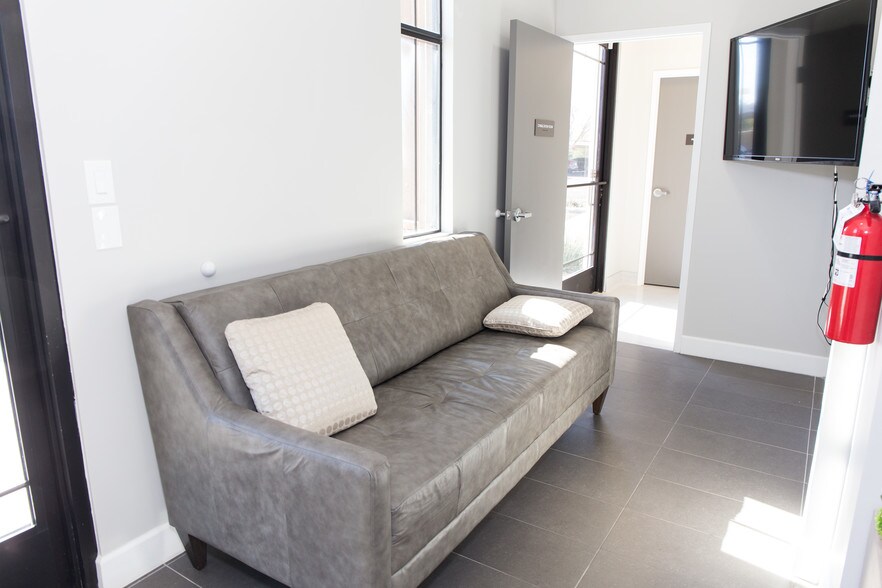More Photos Of 11851 N 51st Ave, Glendale Medical For Lease