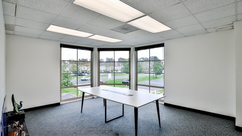 More Photos Of 151 Kalmus Dr, Costa Mesa Office Residential For Lease