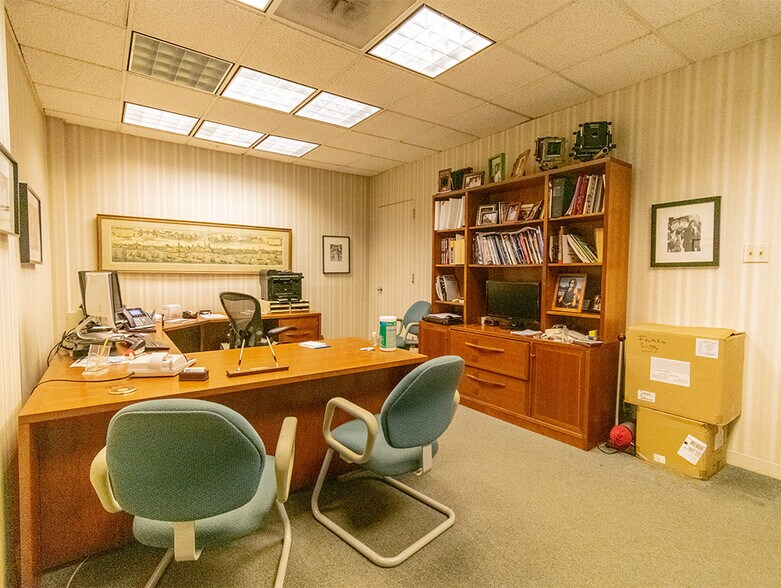 More Photos Of 2348-2358 N Seeley Ave, Chicago Warehouse For Sale