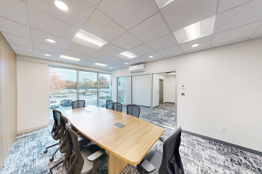 Primary Photo Of 1051 Franklin Ave, Garden City Coworking Space