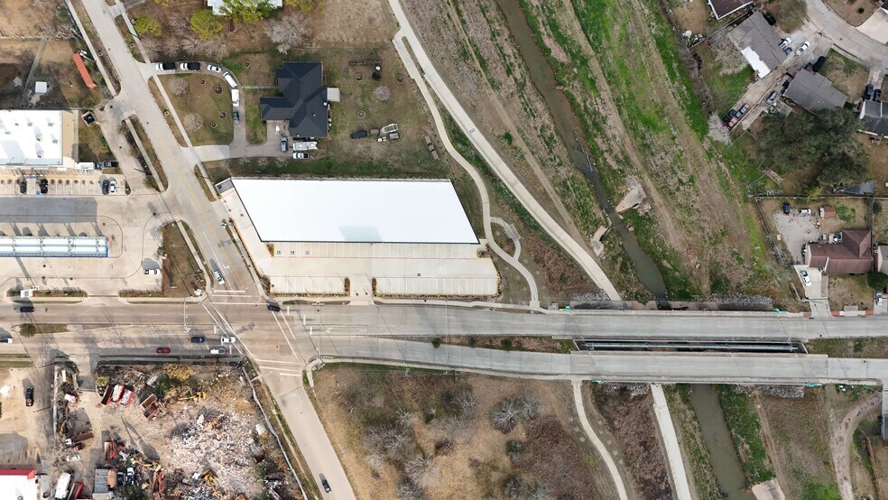 More Photos Of 14211 Hiram Clarke Rd, Houston Storefront For Lease