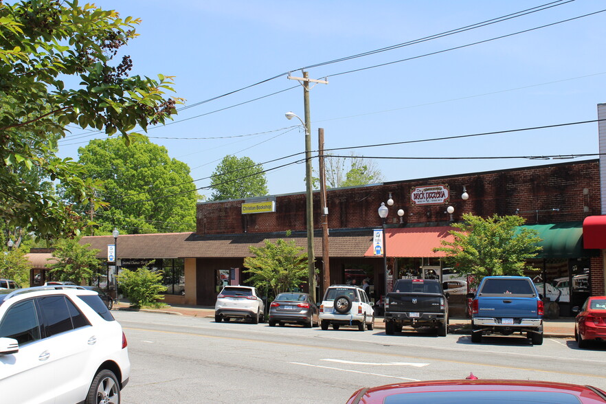 Primary Photo Of 222 E Mills St, Columbus Storefront For Sale