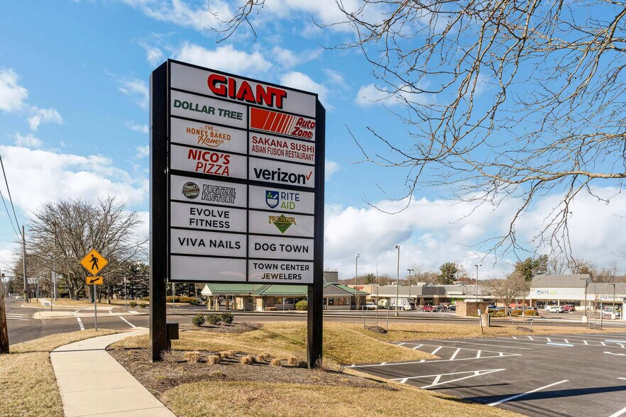 More Photos Of 426 Town Ctr, New Britain Unknown For Lease