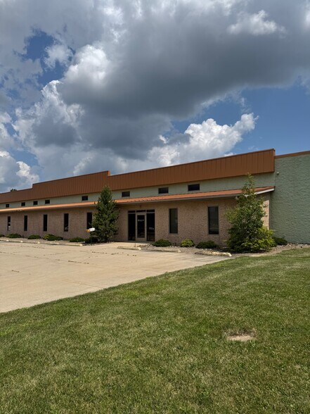 More Photos Of 1000 Hedstrom Dr, Ashland Warehouse For Lease