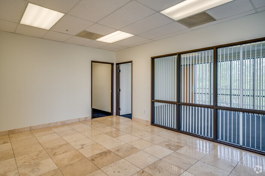More Photos Of 2550 N Thunderbird Cir, Mesa Office For Lease