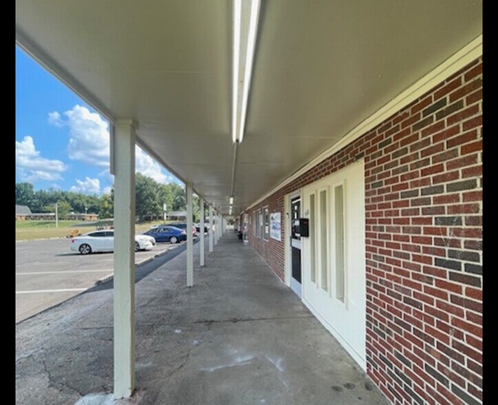 More Photos Of 4064 Saint Elmo Ave, Memphis Storefront For Sale