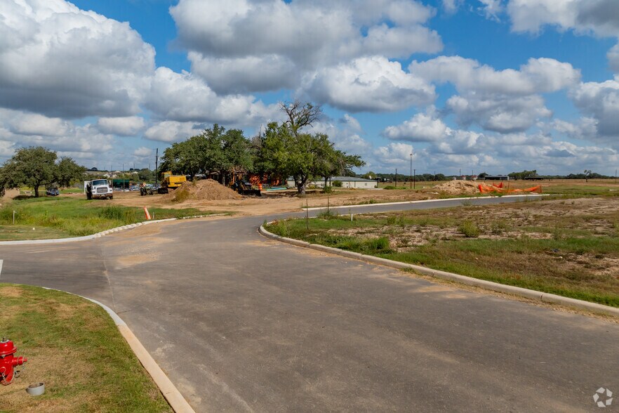 More Photos Of 208 Live Oak Way, Floresville Land For Sale