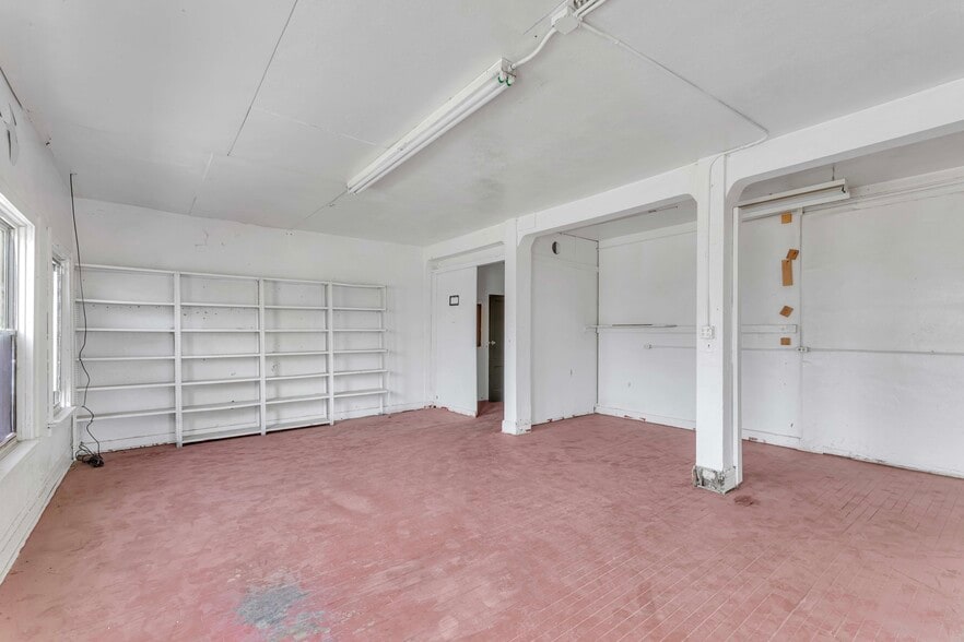 More Photos Of 7500 Bessemer Ave, Cleveland Manufacturing For Sale