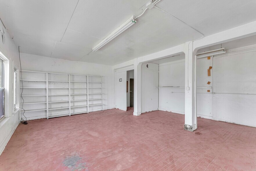 More Photos Of 7500 Bessemer Ave, Cleveland Manufacturing For Lease