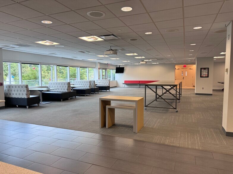 More Photos Of 430 Route 22 E, Bridgewater Office For Lease