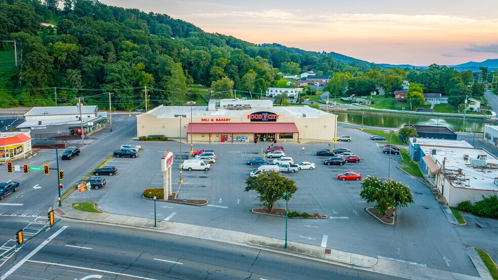 More Photos Of 319 Chickamauga Ave, Rossville Supermarket For Lease