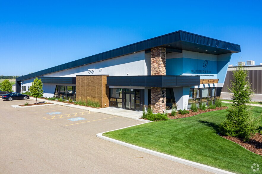 Primary Photo Of 518 Laura Av, Red Deer County Office For Lease