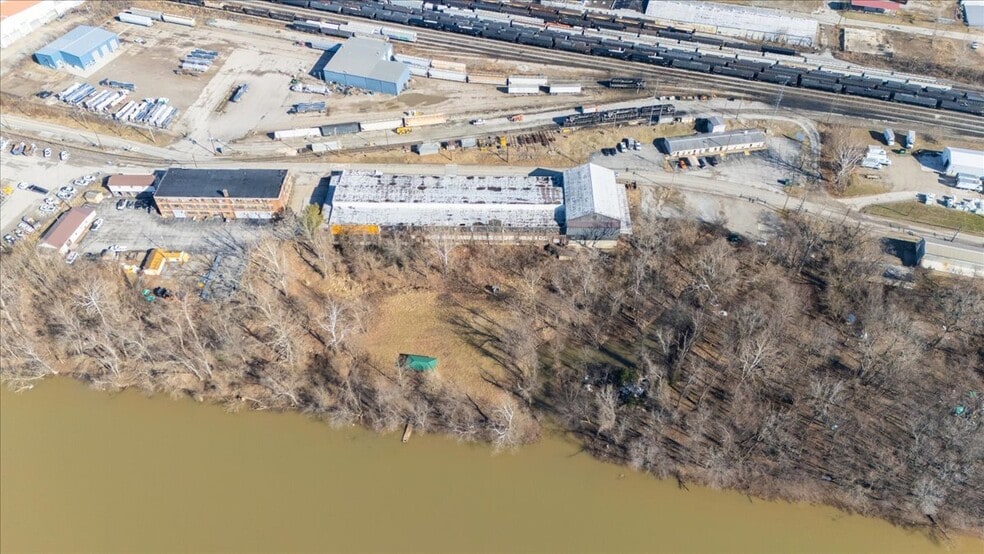 More Photos Of 828 Depot St, Parkersburg Warehouse For Sale