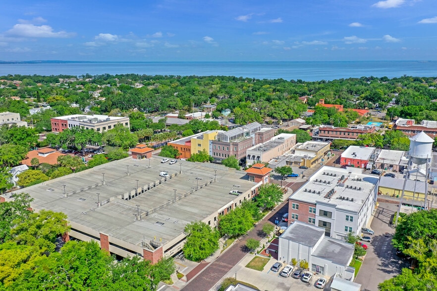 More Photos Of 162 W Plant St, Winter Garden General Retail For Lease