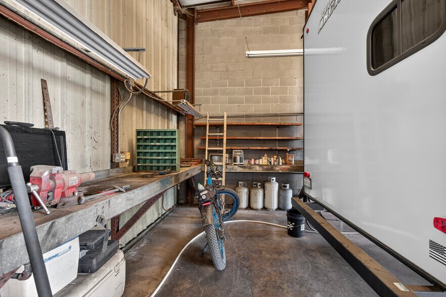 More Photos Of 652 E Lockeford St, Lodi Auto Repair For Sale