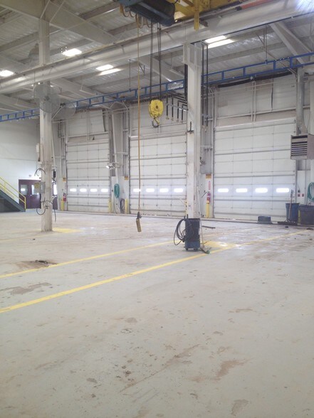 More Photos Of 2401 Sivley Rd, Artesia Truck Terminal For Sale