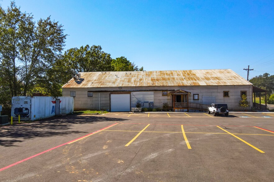 More Photos Of 416 E 16th St, Mount Pleasant Restaurant For Sale