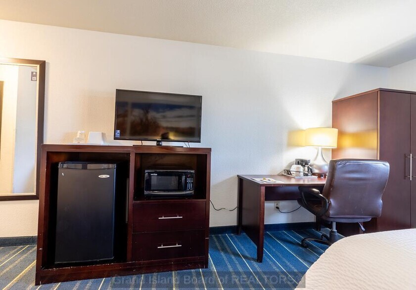 More Photos Of 2620 N Diers Ave, Grand Island Hotel For Sale