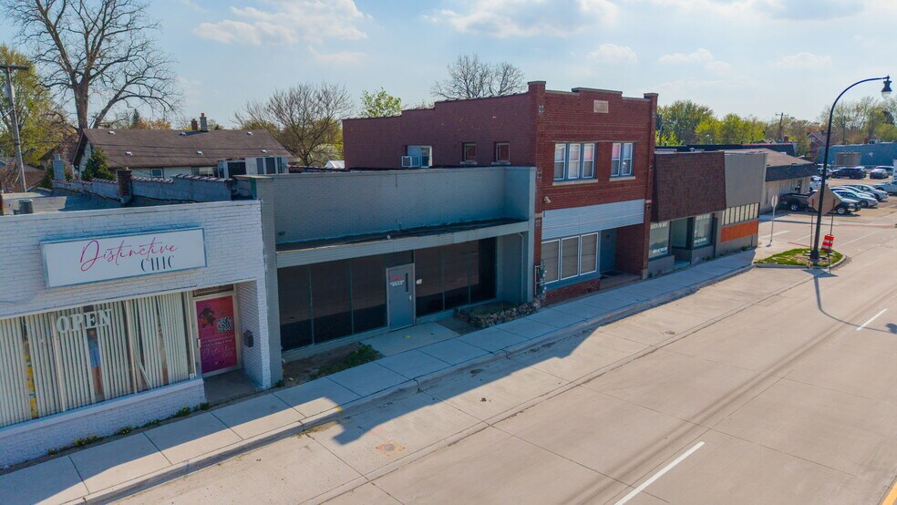 More Photos Of 16914 E 9 Mile Rd, Eastpointe Storefront For Sale