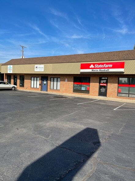 More Photos Of 2007 W Franklin St, Evansville Office For Lease