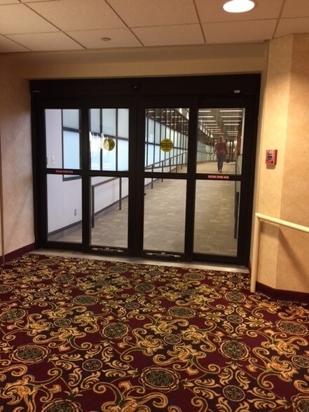 More Photos Of 20 SW Second Ave, Rochester Hotel For Lease