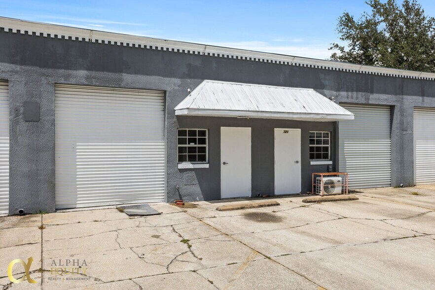 More Photos Of 5497 Benchmark Ln, Sanford Warehouse For Lease