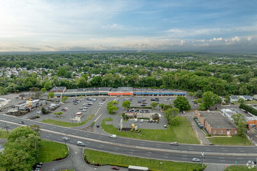 More Photos Of 960 US Highway 9, South Amboy General Retail For Lease