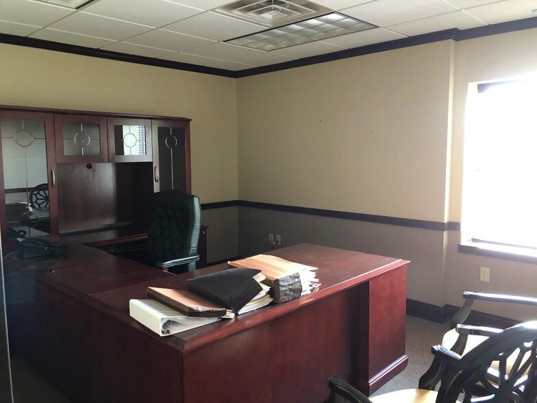 More Photos Of 1100 Summit Dr, Greensburg Office For Sale
